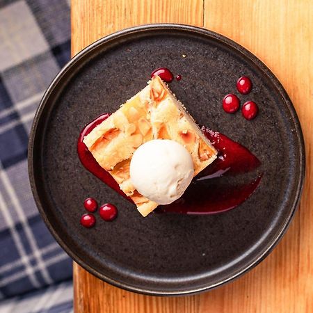 The Rutland Arms Hotel, Bakewell, Derbyshire Ngoại thất bức ảnh
